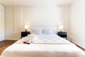 1 bedroom, cribs/infant beds, free WiFi, bed sheets - Sao Bento Harmony By Homing (Lisbon)