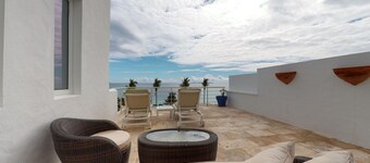 2 Bedroom 2.5 Bath Luxury Villa in Oyster Pond