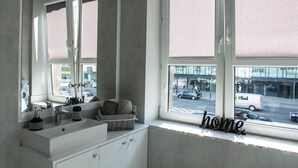 Superior Room, Non Smoking, Kitchenette | Bathroom | Shower, hair dryer, towels - Novel (Warsaw)