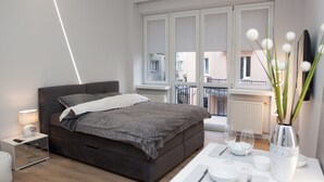 Room (Special) | Living area | 50-inch flat-screen TV with cable channels, TV - Novel (Warsaw)