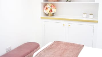 Couples treatment room(s), body treatments, deep-tissue massages
