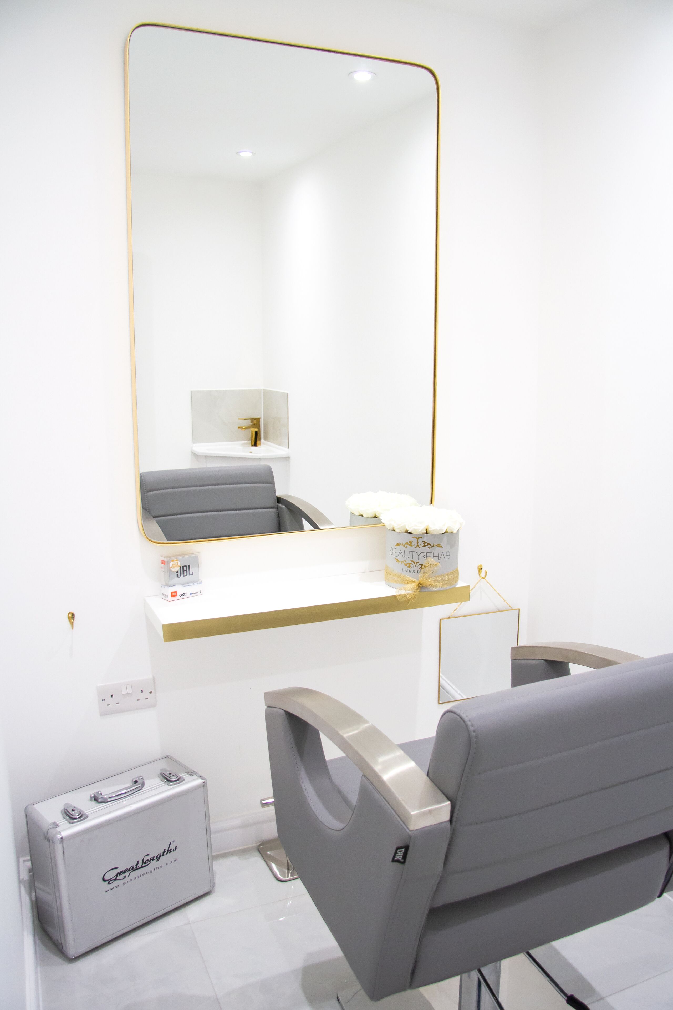 couples treatment room(s), body treatments, deep-tissue massages