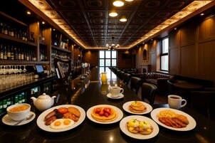 Café da manhã completo todos os dias (GBP 9 por pessoa) 