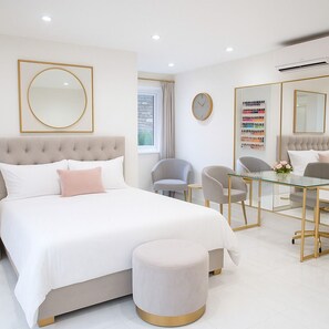Executive Suite | 1 bedroom, premium bedding, in-room safe, laptop workspace