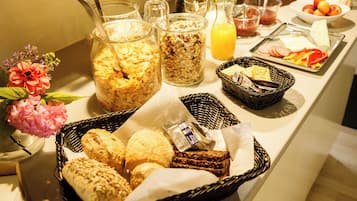 Breakfast buffet
