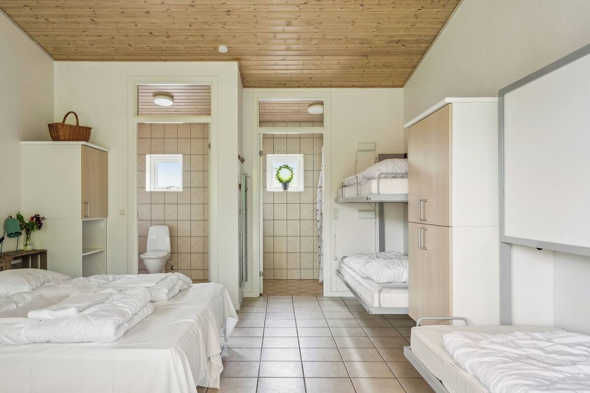 Quarto família (6 person) | Ferros/tábuas de passar roupa, Wi-Fi de cortesia, roupa de cama