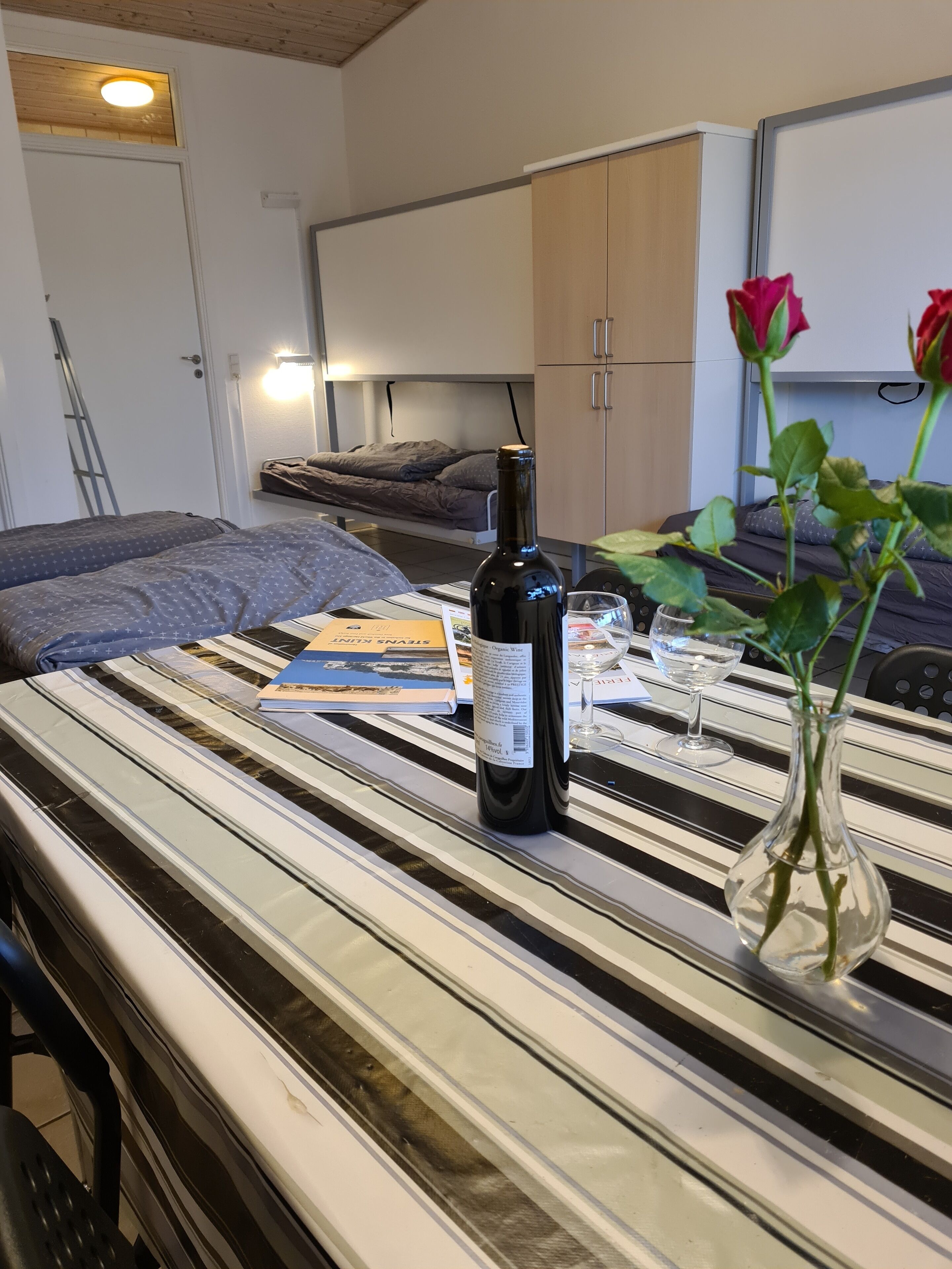 family room (6 person) | in-room dining