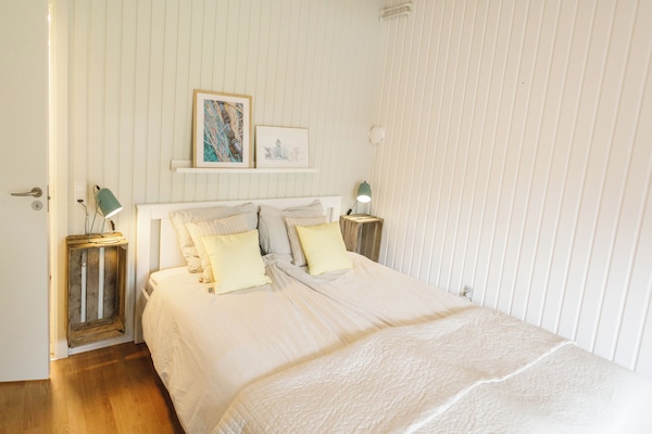 Habitación estándar doble, baño privado | Tabla de planchar con plancha, wifi gratis, ropa de cama