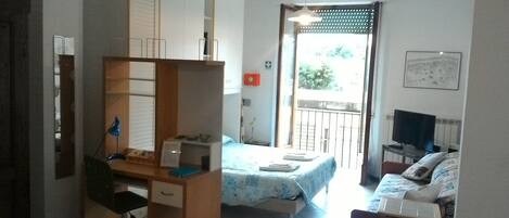 1 bedroom, in-room safe, desk, iron/ironing board