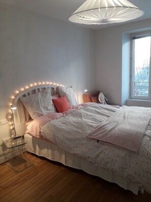 3 bedrooms, free WiFi, bed sheets