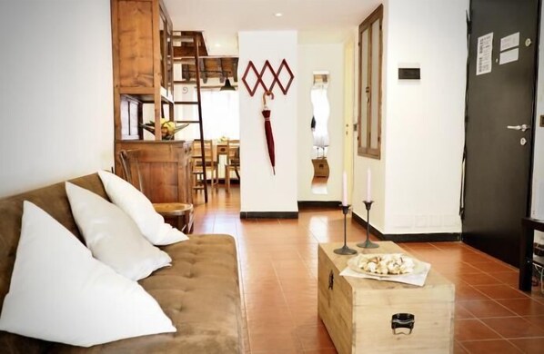 Apartment, 2 Bedrooms | Living area