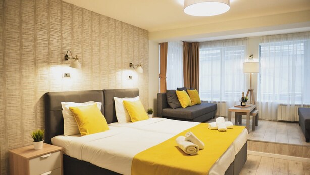 Deluxe Quadruple Room | Minibar, in-room safe, desk, laptop workspace - Garni House 46 Plus (Belgrade)