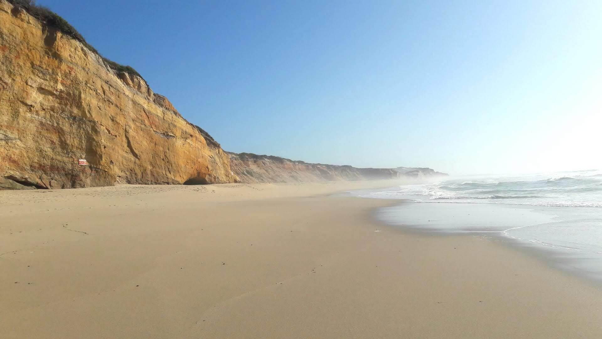 Plage, chaises longues, serviettes de plage