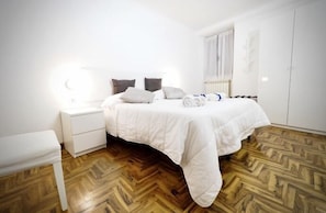 3 chambres, fer et planche à repasser, Wi-Fi gratuit, draps fournis