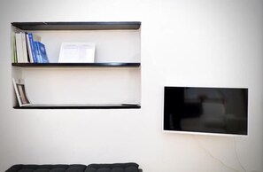 อพาร์ทเมนท์, 3 ห้องนอน | ทีวี