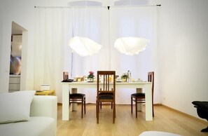 อพาร์ทเมนท์, 3 ห้องนอน | บริการอาหารในห้องพัก