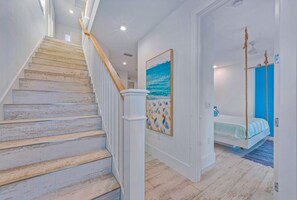 4 bedrooms, iron/ironing board, free WiFi, bed sheets