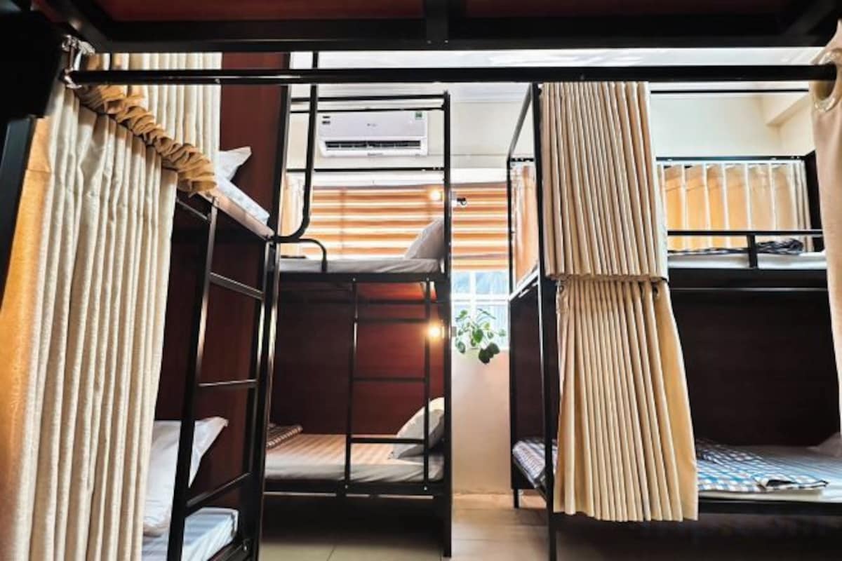 Frigobar, cofres nos quartos, quartos à prova de som