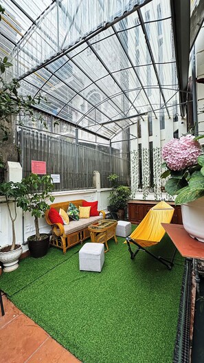 Terrace/patio - Tuna Homestay (Hanoi)