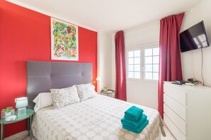 3 bedrooms, iron/ironing board, free WiFi, bed sheets