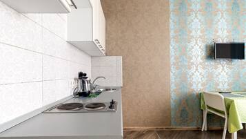 Studio | Eigene Küche | Kühlschrank, Mikrowelle, Herdplatte, Wasserkocher