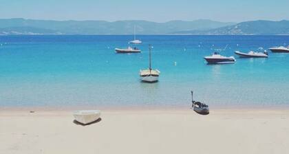 Panoramic sea and mountain views, sleeps 2 to 10