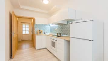 Căn hộ tiện nghi đơn giản | Bếp riêng | Tủ lạnh, bếp nấu, ấm điện, ghế cao cho trẻ em