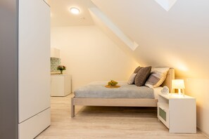 Comfort Studio | Hypo-allergenic bedding, free cribs/infant beds, free WiFi, bed sheets - Apartmany Jedovary (Trhove Sviny)
