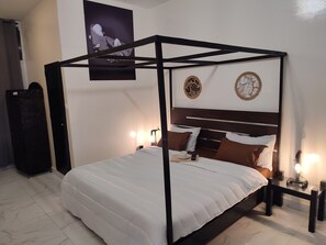 5 makuuhuonetta, silitysrauta/-lauta, ilmainen Wi-Fi, vuodevaatteet