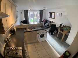 Refrigerador, microondas, horno, placa de cocina