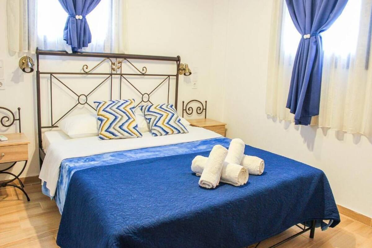 Caja de seguridad en la habitación, wifi gratis y ropa de cama