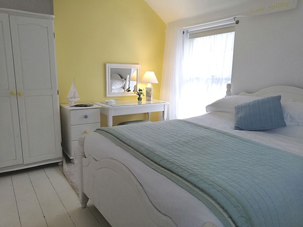 Chaumière | 2 chambres, bureau, fer et planche à repasser, accès au Wi-Fi (inclus)