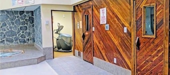 Experience Mountain Bliss: Cozy Condo w Resort Amenities in Beech Mountain, NC!
