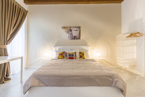 2 bedrooms, desk, iron/ironing board, free WiFi