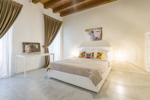 2 bedrooms, desk, iron/ironing board, free WiFi - CASTLE 5 (Verona)