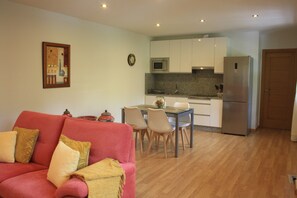 Télévision, chaîne hi-fi