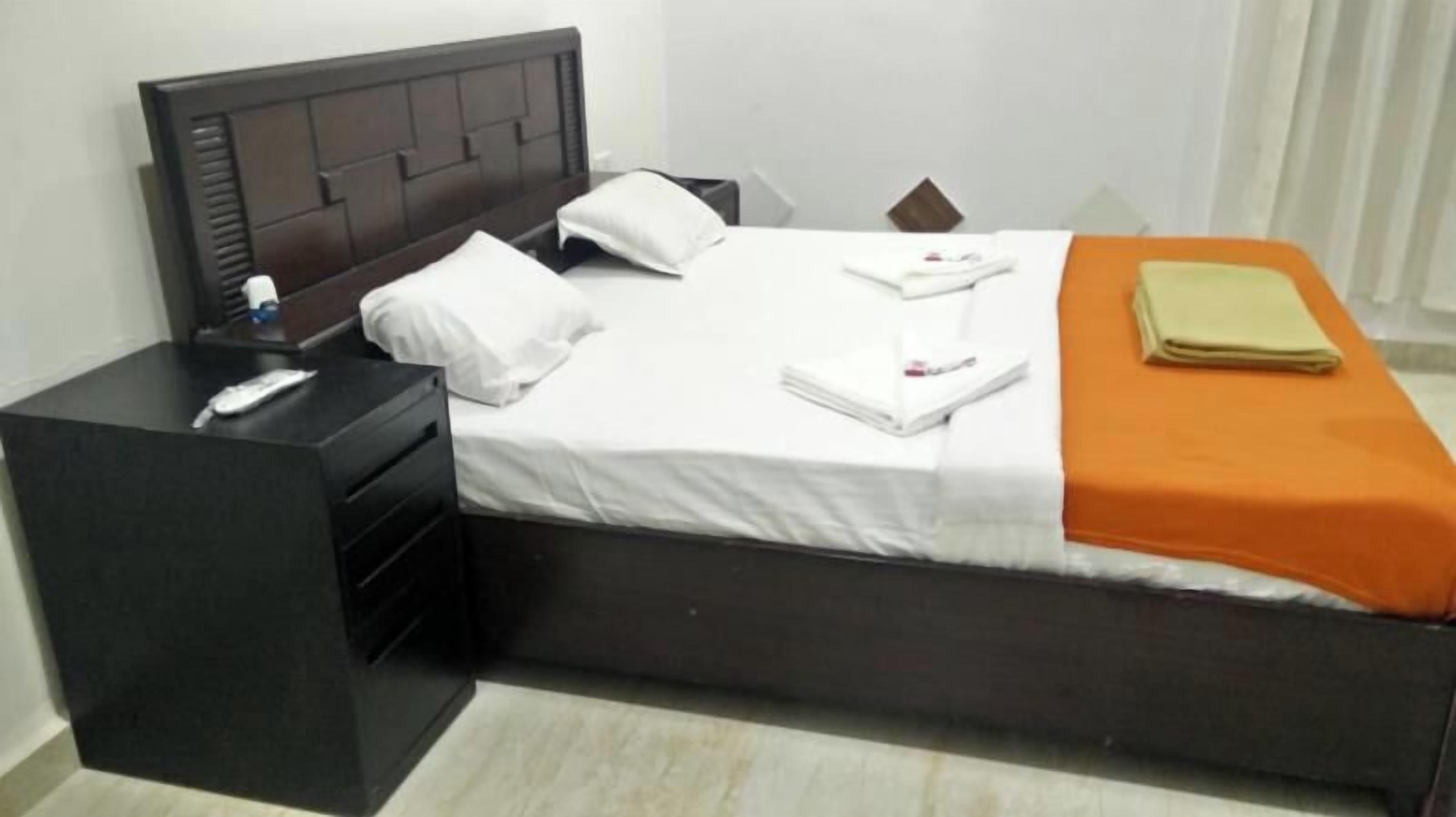 Individualmente mobiliados, quartos à prova de som, roupa de cama