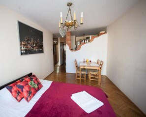 2 Schlafzimmer, Bügeleisen/Bügelbrett, kostenloses WLAN, Bettwäsche