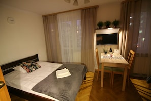Classic Studio Suite | Iron/ironing board, free WiFi, bed sheets - Apartamenty Varsovie Superb Panska 5 (Warsaw)