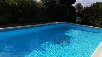 Alberca al aire libre por temporada