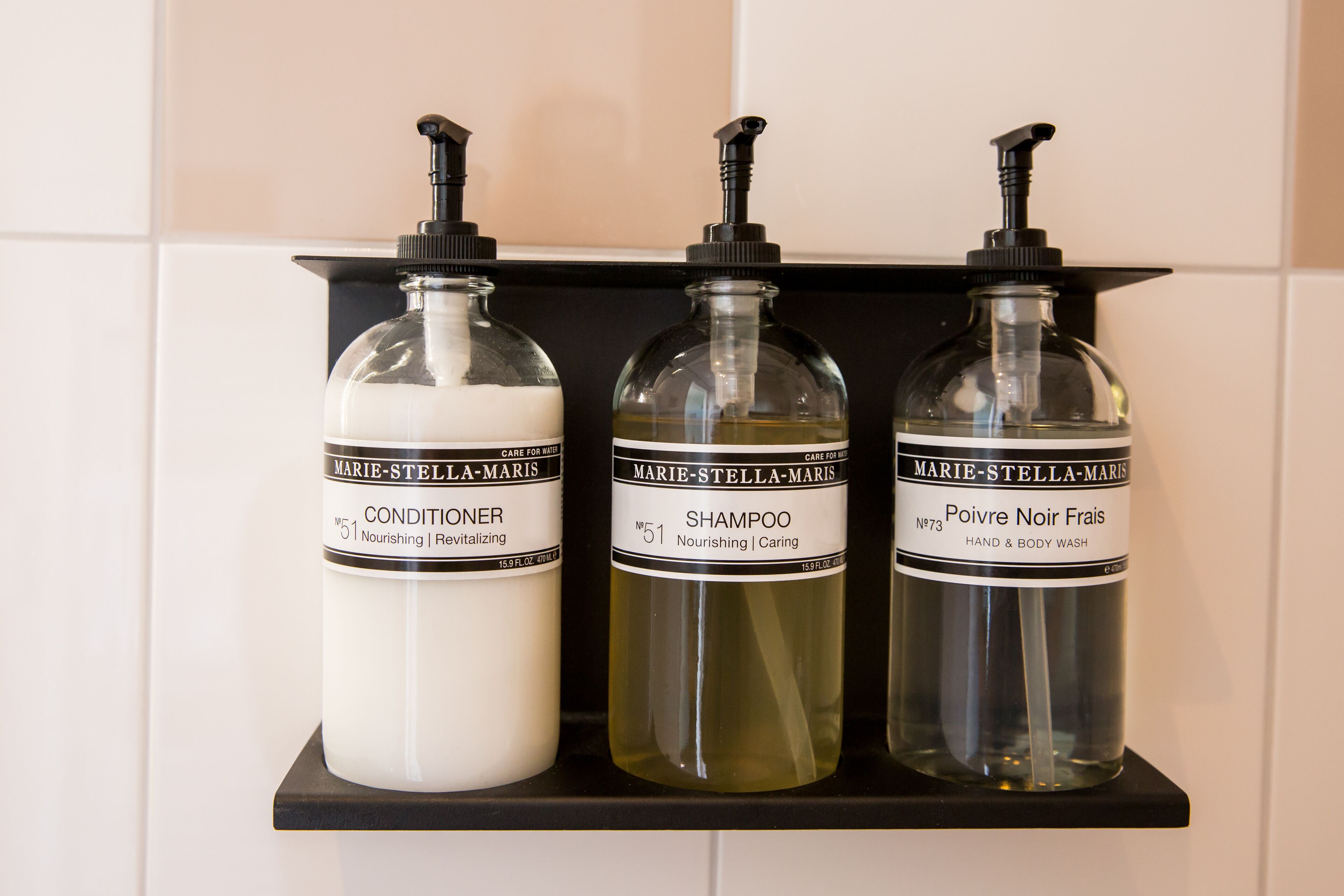 shower, rainfall showerhead, free toiletries, hair dryer