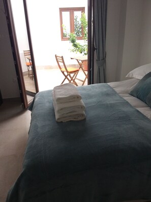 Double Room, Courtyard Area | Terrace/patio - Casa Clavero (Ronda)