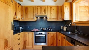 Refrigerador, microondas, horno y lavavajillas