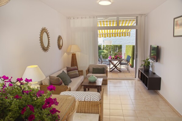 TV - House 11 - Parc Sant Ramon Rest and harmony (S'Agaró)