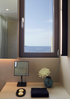 White Coast Suite Sea View with Private Pool | Premium bedding, down comforters, minibar, in-room safe