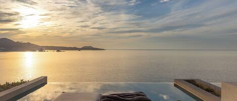 2 outdoor pools, pool umbrellas, sun loungers