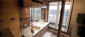 Penthouse apartment with private parking and sauna