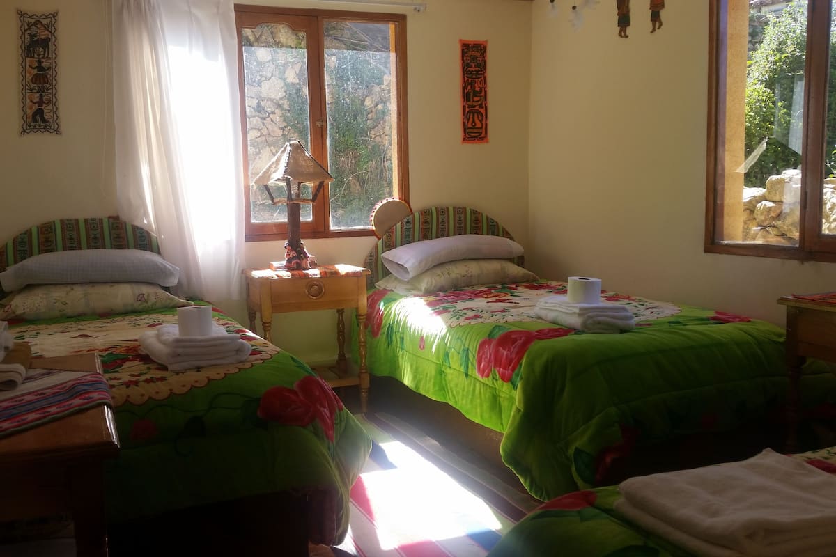 Triple Room, 3 Twin Beds, Private Bathroom | WiFi (free)