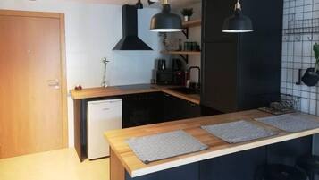 Kühlschrank, Ofen, Wasserkocher, Toaster