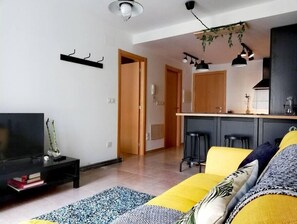 تلفزيون بشاشة مسطحة